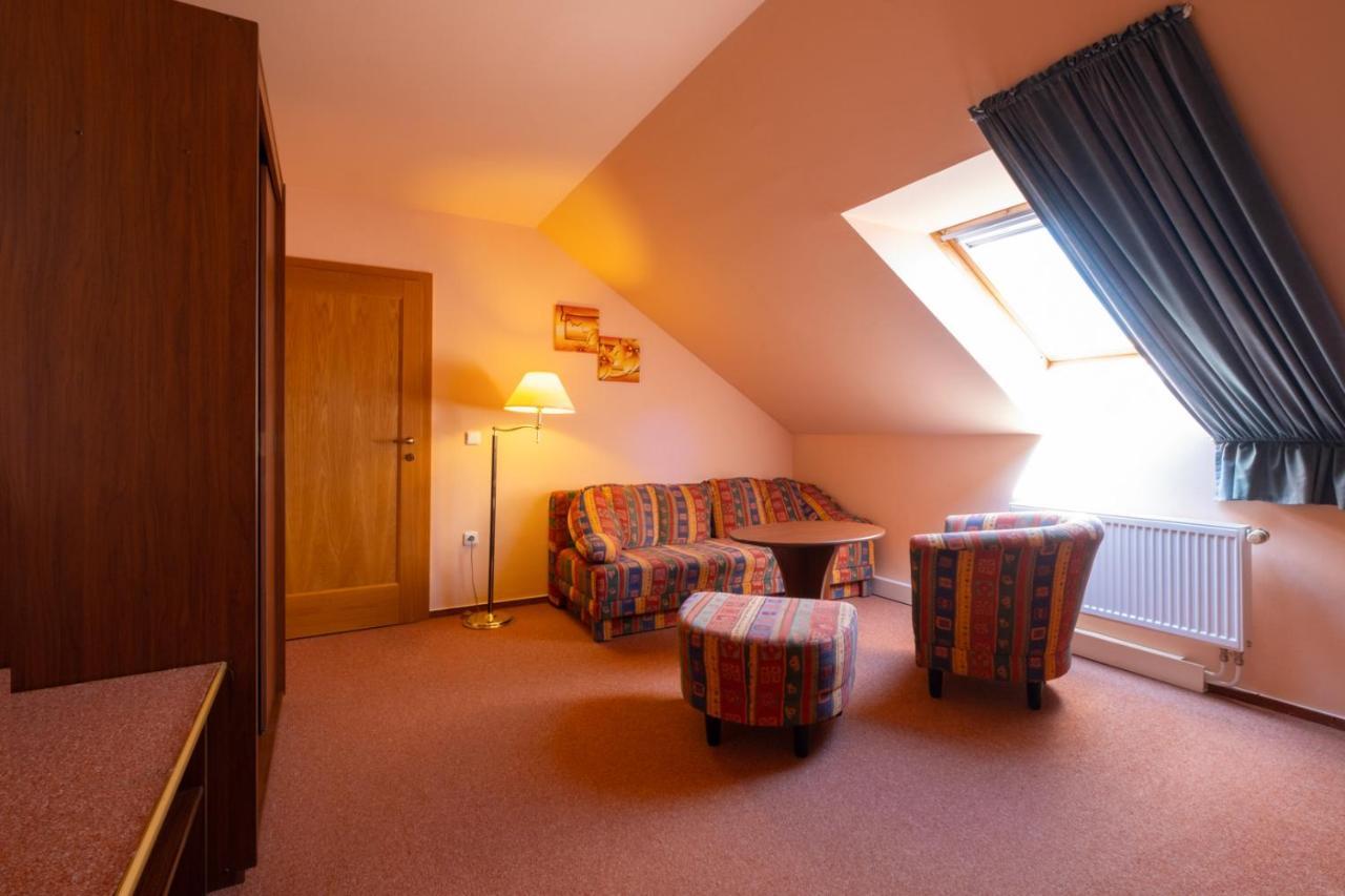 Hotel Mohelnice Buitenkant foto