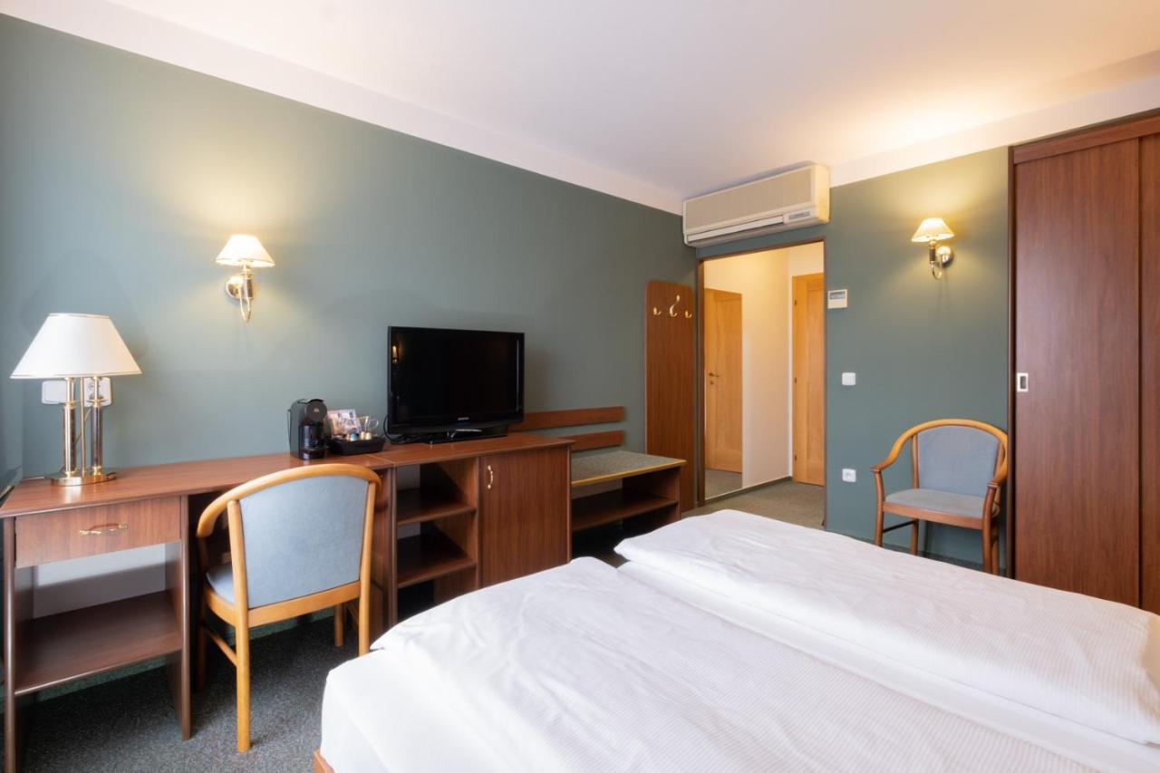Hotel Mohelnice Buitenkant foto